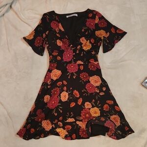 Cupcakes and Cashmere floral  flutter dress